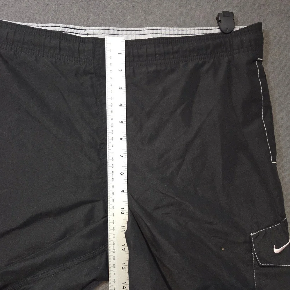 Nike Board Shorts Mens Large Black Contrast Stitch Cargo Pocket Swim Trunks